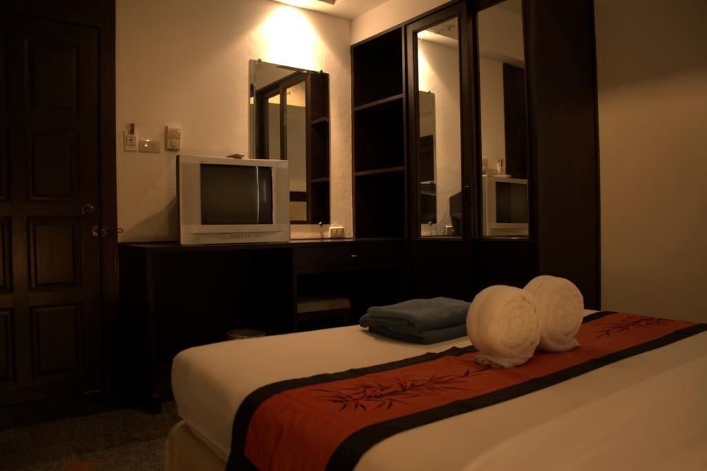 Washington Residence Phuket Room photo