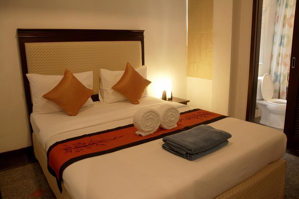 Washington Residence Phuket Room photo
