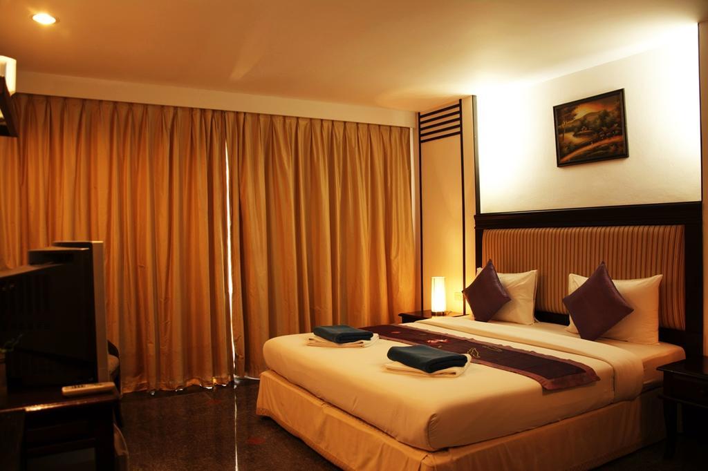 Washington Residence Phuket Room photo